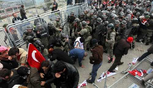 CHP'li Tarhan, kalabalığı hareket etmeye çağırdı