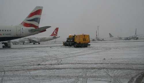 Kar, hava ulaşımını da aksattı