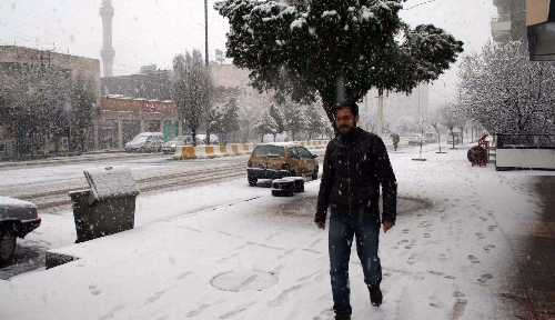 Midyat'ta mevsimin ilk karı yağdı